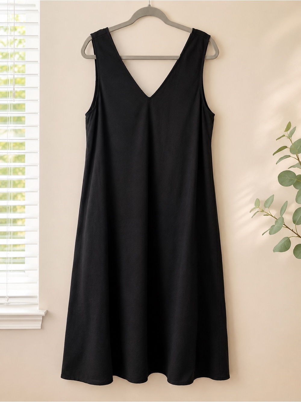 Tahari Linen Blend Black V-Neck Midi Dress Boho